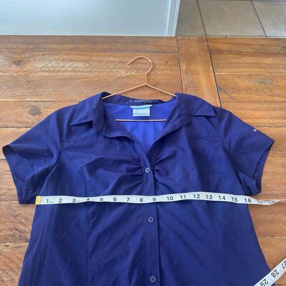 Columbia button up Omni shade sun protection top size medium - Picture 5 of 6